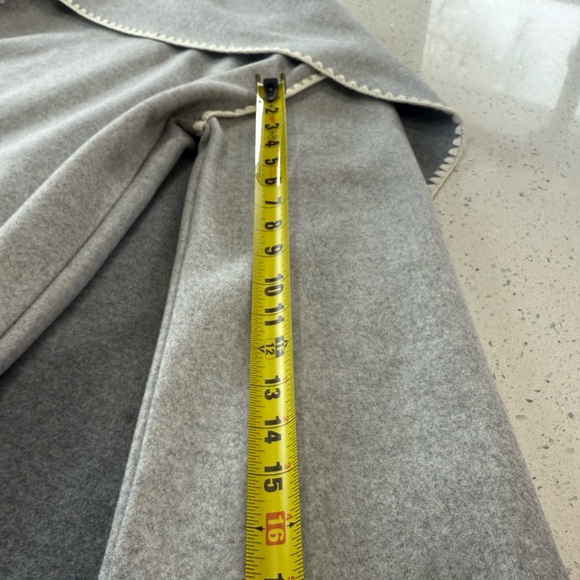 Marc New York Andrew Marc Gray Jacket with White Trim - Picture 12 of 14